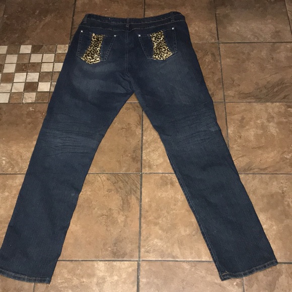 Women’s V.I.P. Stretch Jeans - Picture 7 of 11
